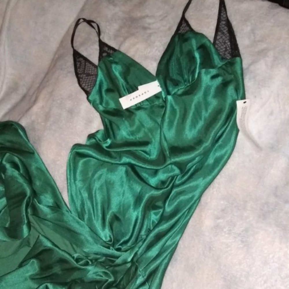 TopShop clothes with tag